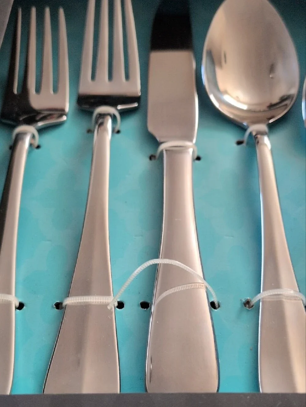 Towle Blaine 20 Pc 18/10 Stainless Flatware Set NIB